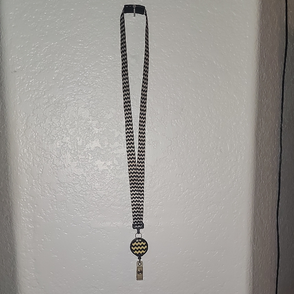 *3 For $10 Item✨️Chevron Lanyard with Badge Holder